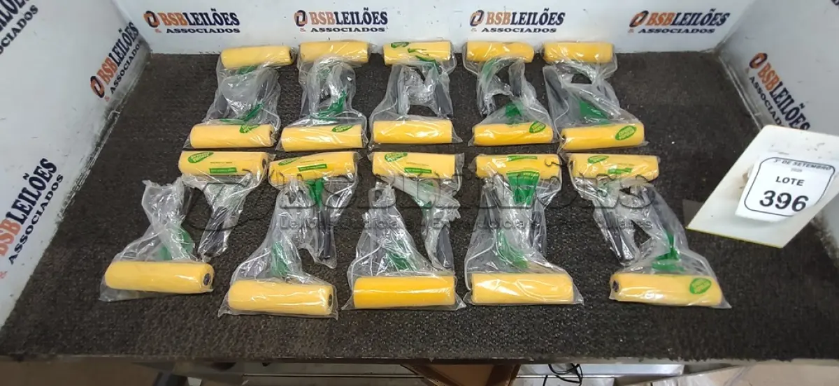 LOTE 396 - 01 LOTE COM VÁRIOS ROLOS DE ESPUMA PARA PINTURA. (NO ESTADO) ATENÇÃO! FAZER A VISITAÇÃO ANTES DE ARREMATAR, NÃO SABEMOS SE FUNCIONA, LEILÃO NÃO TEM GARANTIA E NEM DEVOLUÇÃO, SUJEITO A POSSÍVEIS AVARIAS VISÍVEIS/OCULTAS E/OU AUSÊNCIA DE COMPONENTES.