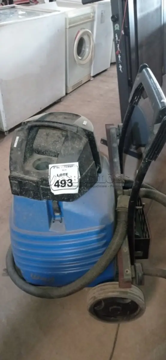 LOTE 493 - 01 ASPIRADOR INDUSTRIAL MODELO FLOOR VAC 1500 MARCA WAP. (NO ESTADO) ATENÇÃO! FAZER A VISITAÇÃO ANTES DE ARREMATAR, NÃO SABEMOS SE FUNCIONA, LEILÃO NÃO TEM GARANTIA E NEM DEVOLUÇÃO, SUJEITO A POSSÍVEIS AVARIAS VISÍVEIS/OCULTAS E/OU AUSÊNCIA DE COMPONENTES.