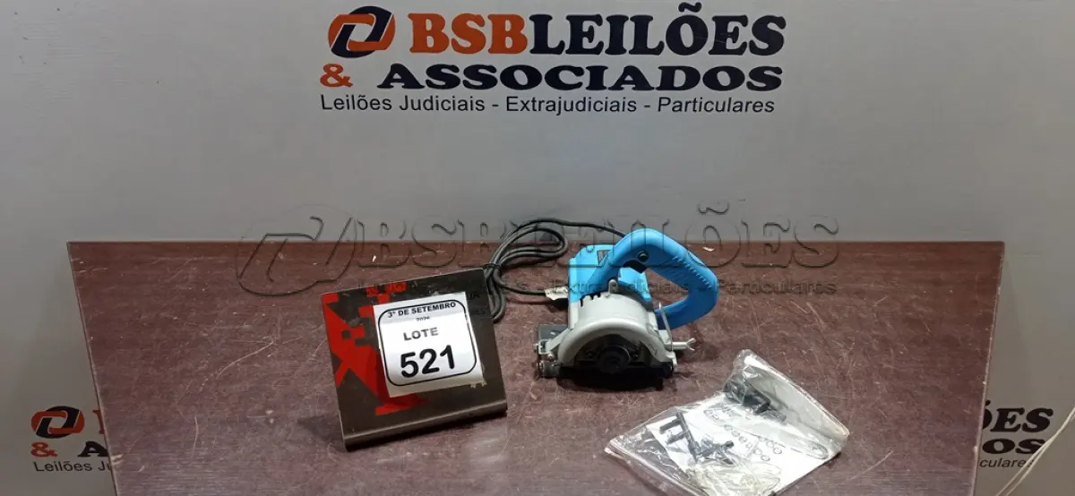 LOTE 521 - 01 SERRA MÁRMORE 220V MARCA GAMMA. (NO ESTADO) ATENÇÃO! FAZER A VISITAÇÃO ANTES DE ARREMATAR, NÃO SABEMOS SE FUNCIONA, LEILÃO NÃO TEM GARANTIA E NEM DEVOLUÇÃO, SUJEITO A POSSÍVEIS AVARIAS VISÍVEIS/OCULTAS E/OU AUSÊNCIA DE COMPONENTES.