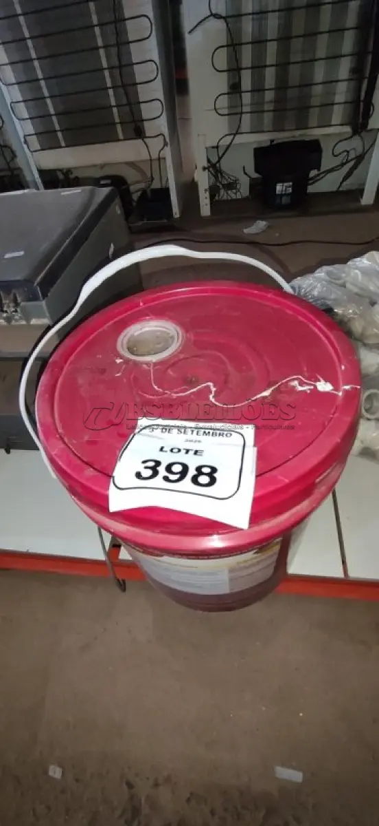 LOTE 398 - 01 BALDE DE TINTA DE ACRÍLICA SUPER PREMIUM 18L NA COR BASE MÉDIA SEMIBRILHO MARCA RENNER.  (NO ESTADO) ATENÇÃO! FAZER A VISITAÇÃO ANTES DE ARREMATAR, NÃO SABEMOS SE FUNCIONA, LEILÃO NÃO TEM GARANTIA E NEM DEVOLUÇÃO, SUJEITO A POSSÍVEIS AVARIAS VISÍVEIS/OCULTAS E/OU AUSÊNCIA DE COMPONENTES.