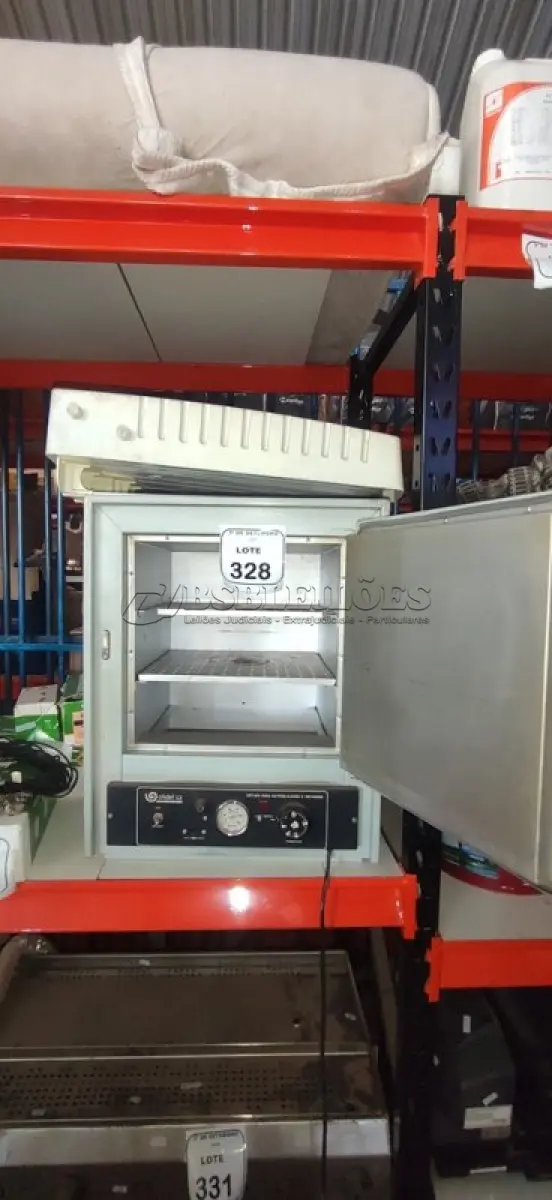 LOTE 328 - 01 SECADOR DE ROUPAS SOLAR E 01 ESTUFA PARA ESTERILIZAÇÃO. (NO ESTADO) ATENÇÃO! FAZER A VISITAÇÃO ANTES DE ARREMATAR, NÃO SABEMOS SE FUNCIONA, LEILÃO NÃO TEM GARANTIA E NEM DEVOLUÇÃO, SUJEITO A POSSÍVEIS AVARIAS VISÍVEIS/OCULTAS E/OU AUSÊNCIA DE COMPONENTES.
