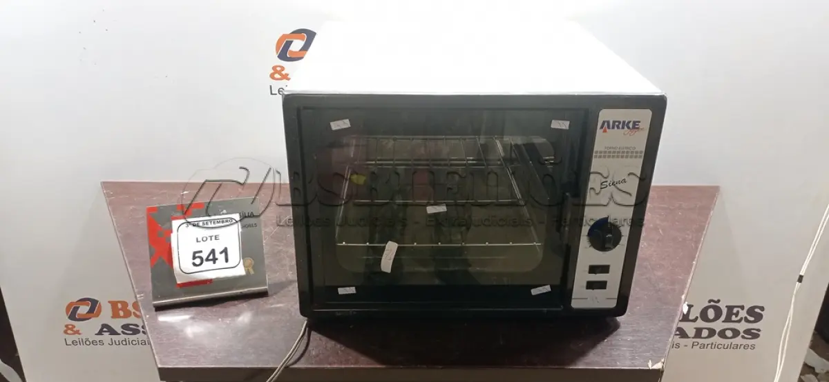 LOTE 541 - 01 FORNO ELÉTRICO MARCA ARKE. (NO ESTADO) ATENÇÃO! FAZER A VISITAÇÃO ANTES DE ARREMATAR, NÃO SABEMOS SE FUNCIONA, LEILÃO NÃO TEM GARANTIA E NEM DEVOLUÇÃO, SUJEITO A POSSÍVEIS AVARIAS VISÍVEIS/OCULTAS E/OU AUSÊNCIA DE COMPONENTES.