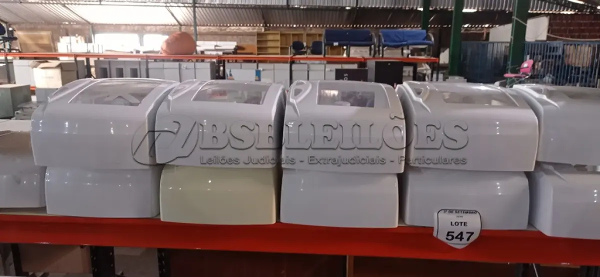 LOTE 547 - 11 DISPENSES DE PAPEL. (NO ESTADO) ATENÇÃO! FAZER A VISITAÇÃO ANTES DE ARREMATAR, NÃO SABEMOS SE FUNCIONA, LEILÃO NÃO TEM GARANTIA E NEM DEVOLUÇÃO, SUJEITO A POSSÍVEIS AVARIAS VISÍVEIS/OCULTAS E/OU AUSÊNCIA DE COMPONENTES.