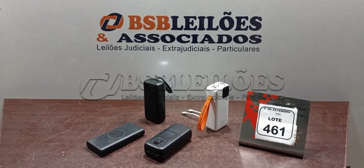LOTE 461 - 04 POWER BANKS DE MARCAS E MODELOS DIVERSOS. (NO ESTADO) ATENÇÃO! FAZER A VISITAÇÃO ANTES DE ARREMATAR, NÃO SABEMOS SE FUNCIONA, LEILÃO NÃO TEM GARANTIA E NEM DEVOLUÇÃO, SUJEITO A POSSÍVEIS AVARIAS VISÍVEIS/OCULTAS E/OU AUSÊNCIA DE COMPONENTES.