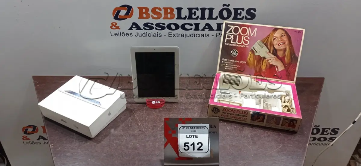 LOTE 512 - 01 IPAD APPLE E 01 SECADOR E DESEMBARAÇADOR DE CABELO ANTIGO MARCA GE. (NO ESTADO) ATENÇÃO! FAZER A VISITAÇÃO ANTES DE ARREMATAR, NÃO SABEMOS SE FUNCIONA, LEILÃO NÃO TEM GARANTIA E NEM DEVOLUÇÃO, SUJEITO A POSSÍVEIS AVARIAS VISÍVEIS/OCULTAS E/OU AUSÊNCIA DE COMPONENTES.
