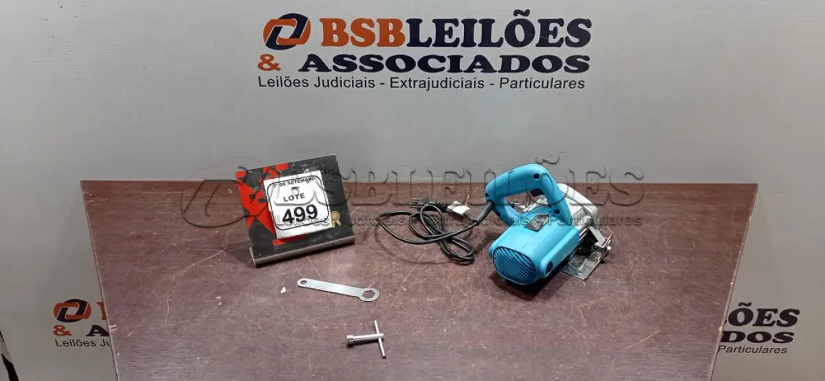 LOTE 499 - 01 SERRA MÁRMORE 220V. (NO ESTADO) ATENÇÃO! FAZER A VISITAÇÃO ANTES DE ARREMATAR, NÃO SABEMOS SE FUNCIONA, LEILÃO NÃO TEM GARANTIA E NEM DEVOLUÇÃO, SUJEITO A POSSÍVEIS AVARIAS VISÍVEIS/OCULTAS E/OU AUSÊNCIA DE COMPONENTES.