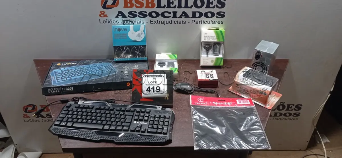 LOTE 419 - 01 FONTE DE PC, 01 SUPORTE PARA TV, 01 MOUSE PAD, 01 MOUSE, 02 CARREGADORES DE CONTROLE DE XBOX, 01 FONE DE OUVIDO, 01 TECLADO GAMER E 01 CONTROLE DE PS2. (NO ESTADO) ATENÇÃO! FAZER A VISITAÇÃO ANTES DE ARREMATAR, NÃO SABEMOS SE FUNCIONA, LEILÃO NÃO TEM GARANTIA E NEM DEVOLUÇÃO, SUJEITO A POSSÍVEIS AVARIAS VISÍVEIS/OCULTAS E/OU AUSÊNCIA DE COMPONENTES.