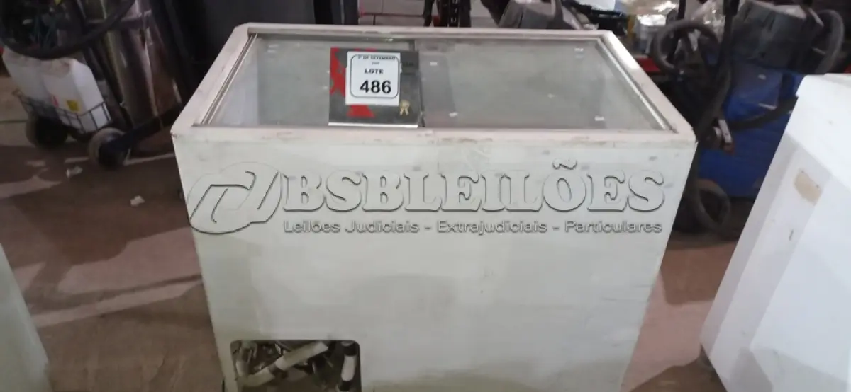 LOTE 486 - 01 FREEZER HORIZONTAL COM 02 PORTAS. (NO ESTADO) ATENÇÃO! FAZER A VISITAÇÃO ANTES DE ARREMATAR, NÃO SABEMOS SE FUNCIONA, LEILÃO NÃO TEM GARANTIA E NEM DEVOLUÇÃO, SUJEITO A POSSÍVEIS AVARIAS VISÍVEIS/OCULTAS E/OU AUSÊNCIA DE COMPONENTES.