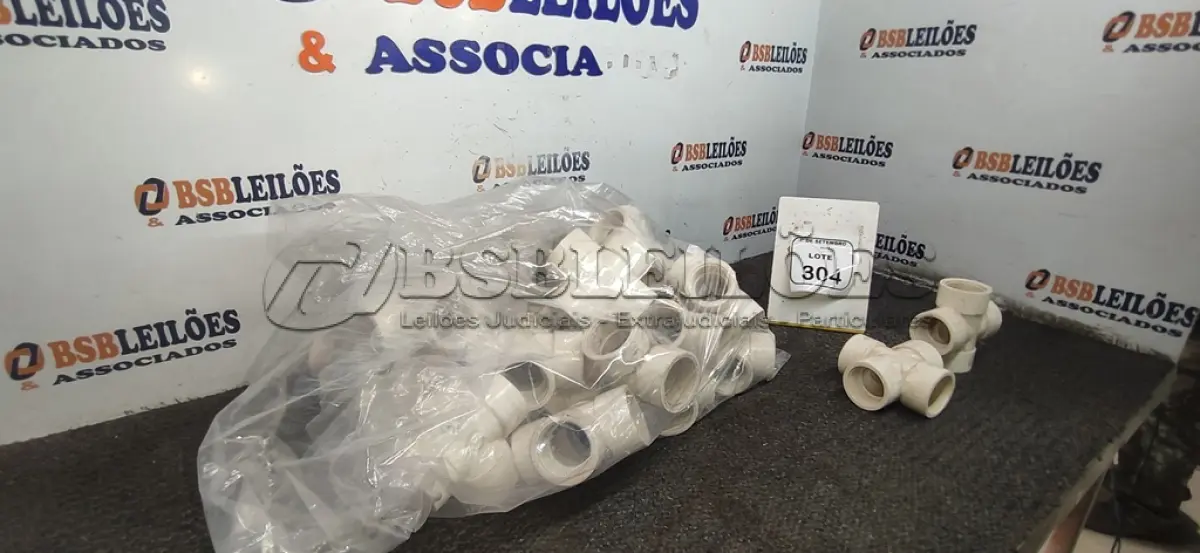 LOTE 304 - 29 CRUZETAS ROSQUEÁVEIS 1 1/2. (NO ESTADO) ATENÇÃO! FAZER A VISITAÇÃO ANTES DE ARREMATAR, NÃO SABEMOS SE FUNCIONA, LEILÃO NÃO TEM GARANTIA E NEM DEVOLUÇÃO, SUJEITO A POSSÍVEIS AVARIAS VISÍVEIS/OCULTAS E/OU AUSÊNCIA DE COMPONENTES.