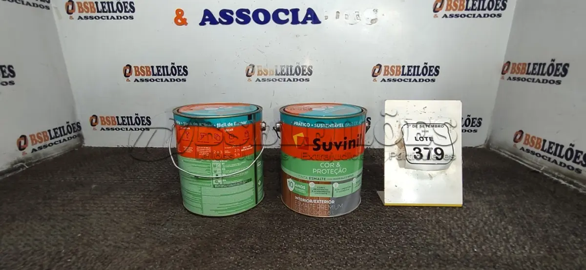 LOTE 379 - 02 LATAS DE TINTAS ESMALTE NA COR BRILHANTE AMARELO OURO BASE DE ÁGUA DE 3,6L MARCA SUVINIL. (NO ESTADO) ATENÇÃO! FAZER A VISITAÇÃO ANTES DE ARREMATAR, NÃO SABEMOS SE FUNCIONA, LEILÃO NÃO TEM GARANTIA E NEM DEVOLUÇÃO, SUJEITO A POSSÍVEIS AVARIAS VISÍVEIS/OCULTAS E/OU AUSÊNCIA DE COMPONENTES.