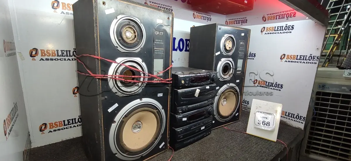 LOTE 368 - 01 APARELHO DE SOM MODELO SU-DH70 MARCA PANASONIC E 02 CAIXAS DE SOM MODELO CP-77. (NO ESTADO) ATENÇÃO! FAZER A VISITAÇÃO ANTES DE ARREMATAR, NÃO SABEMOS SE FUNCIONA, LEILÃO NÃO TEM GARANTIA E NEM DEVOLUÇÃO, SUJEITO A POSSÍVEIS AVARIAS VISÍVEIS/OCULTAS E/OU AUSÊNCIA DE COMPONENTES.