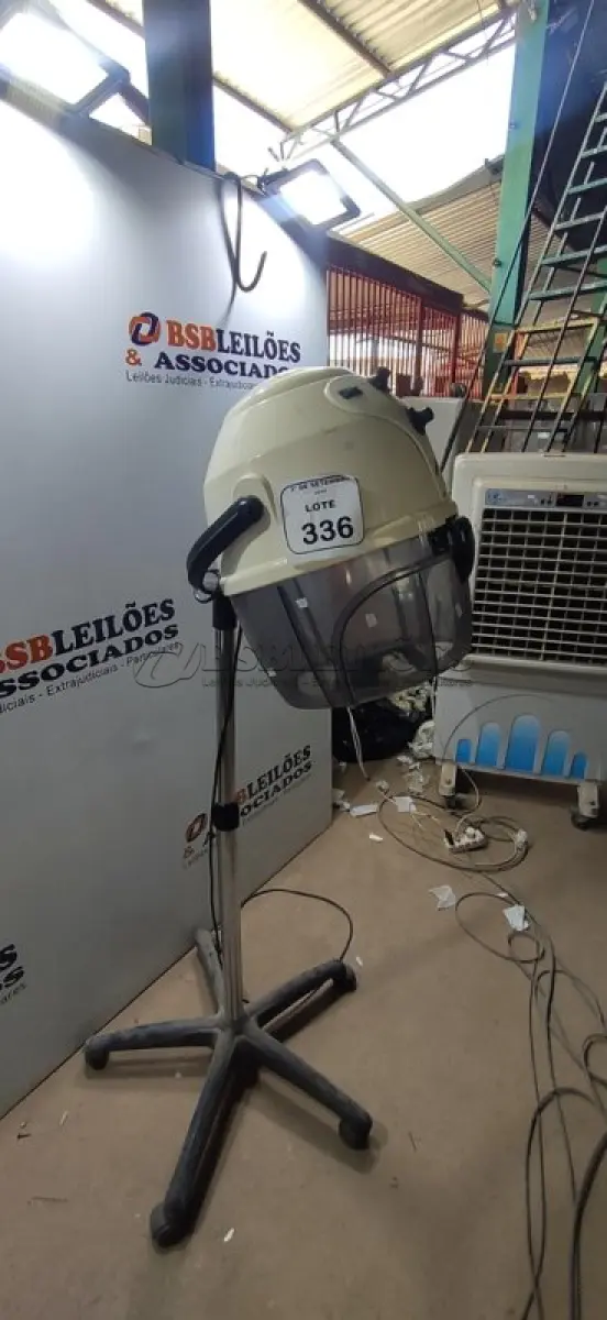 LOTE 336 - 01 SECADOR DE CABELO PROFISSIONAL MARCA MEGABELL. (NO ESTADO) ATENÇÃO! FAZER A VISITAÇÃO ANTES DE ARREMATAR, NÃO SABEMOS SE FUNCIONA, LEILÃO NÃO TEM GARANTIA E NEM DEVOLUÇÃO, SUJEITO A POSSÍVEIS AVARIAS VISÍVEIS/OCULTAS E/OU AUSÊNCIA DE COMPONENTES.