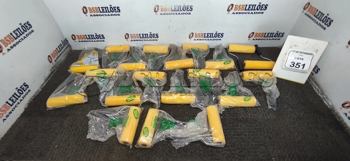 LOTE 351 - 01 LOTE COM VÁRIOS ROLOS DE ESPUMA PARA PINTURA. (NO ESTADO) ATENÇÃO! FAZER A VISITAÇÃO ANTES DE ARREMATAR, NÃO SABEMOS SE FUNCIONA, LEILÃO NÃO TEM GARANTIA E NEM DEVOLUÇÃO, SUJEITO A POSSÍVEIS AVARIAS VISÍVEIS/OCULTAS E/OU AUSÊNCIA DE COMPONENTES.