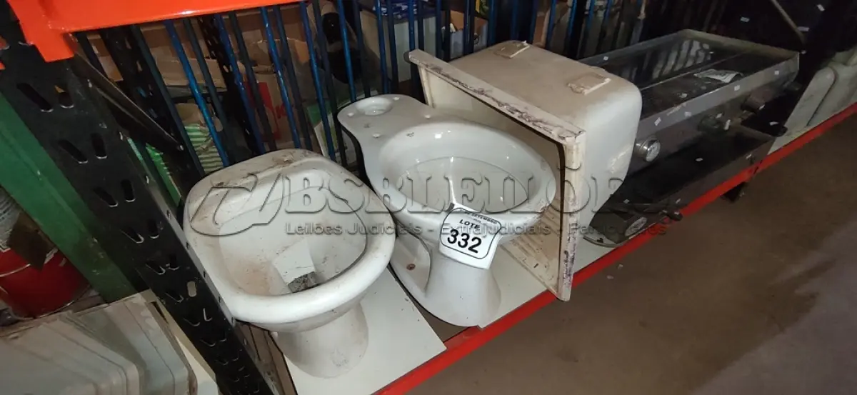 LOTE 332 - 02 VASOS E 01 TANQUE. (NO ESTADO) ATENÇÃO! FAZER A VISITAÇÃO ANTES DE ARREMATAR, NÃO SABEMOS SE FUNCIONA, LEILÃO NÃO TEM GARANTIA E NEM DEVOLUÇÃO, SUJEITO A POSSÍVEIS AVARIAS VISÍVEIS/OCULTAS E/OU AUSÊNCIA DE COMPONENTES.