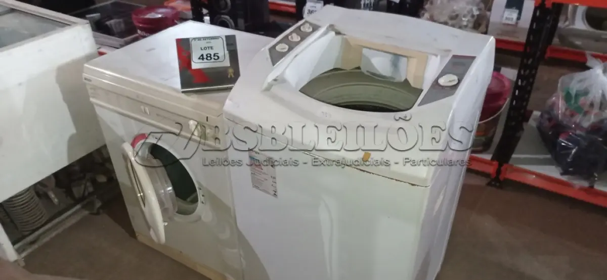 LOTE 485 - 01 MÁQUINA DE LAVAR 9KG 220V MARCA BRASTEMP E 01 SECADORA MARCA BOSCH. (NO ESTADO) ATENÇÃO! FAZER A VISITAÇÃO ANTES DE ARREMATAR, NÃO SABEMOS SE FUNCIONA, LEILÃO NÃO TEM GARANTIA E NEM DEVOLUÇÃO, SUJEITO A POSSÍVEIS AVARIAS VISÍVEIS/OCULTAS E/OU AUSÊNCIA DE COMPONENTES.