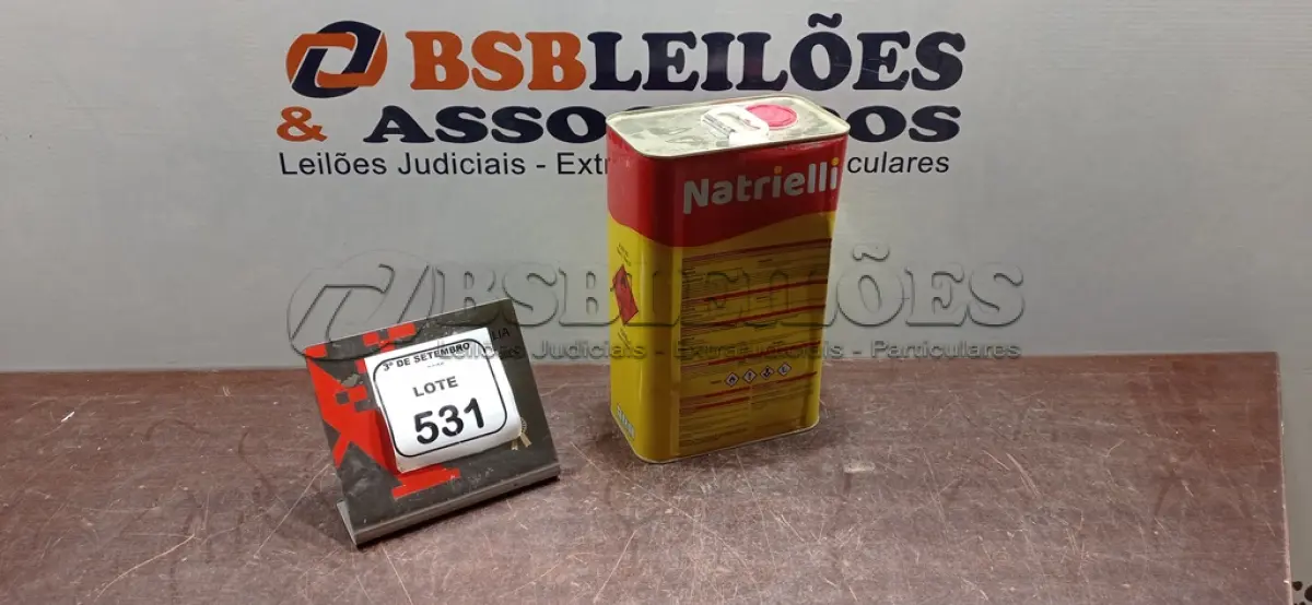 LOTE 531 - 01 LATA DE ÓLEO DE LINHAÇA DE 5L MARCA NATRIELLI. (NO ESTADO) ATENÇÃO! FAZER A VISITAÇÃO ANTES DE ARREMATAR, NÃO SABEMOS SE FUNCIONA, LEILÃO NÃO TEM GARANTIA E NEM DEVOLUÇÃO, SUJEITO A POSSÍVEIS AVARIAS VISÍVEIS/OCULTAS E/OU AUSÊNCIA DE COMPONENTES. BSB LEILÕES. (NO ESTADO) ATENÇÃO! FAZER A VISITAÇÃO ANTES DE ARREMATAR, NÃO SABEMOS SE FUNCIONA, LEILÃO NÃO TEM GARANTIA E NEM DEVOLUÇÃO, SUJEITO A POSSÍVEIS AVARIAS VISÍVEIS/OCULTAS E/OU AUSÊNCIA DE COMPONENTES.