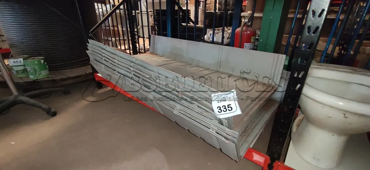 LOTE 335 - 10 PROTETORES DE PLÁSTICO DE 1,50X0,72M. (NO ESTADO) ATENÇÃO! FAZER A VISITAÇÃO ANTES DE ARREMATAR, NÃO SABEMOS SE FUNCIONA, LEILÃO NÃO TEM GARANTIA E NEM DEVOLUÇÃO, SUJEITO A POSSÍVEIS AVARIAS VISÍVEIS/OCULTAS E/OU AUSÊNCIA DE COMPONENTES.