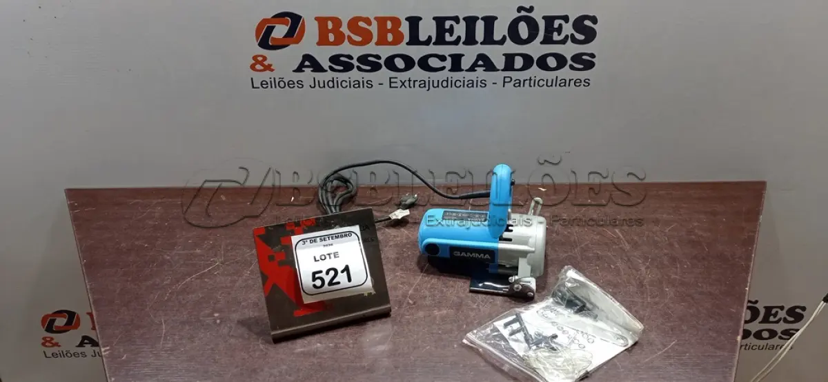 LOTE 521 - 01 SERRA MÁRMORE 220V MARCA GAMMA. (NO ESTADO) ATENÇÃO! FAZER A VISITAÇÃO ANTES DE ARREMATAR, NÃO SABEMOS SE FUNCIONA, LEILÃO NÃO TEM GARANTIA E NEM DEVOLUÇÃO, SUJEITO A POSSÍVEIS AVARIAS VISÍVEIS/OCULTAS E/OU AUSÊNCIA DE COMPONENTES.