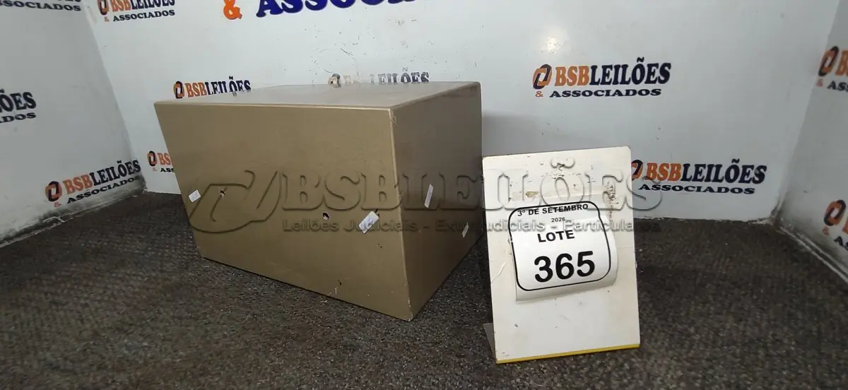 LOTE 365 - 01 COFRE PEQUENO DIGITAL. (NO ESTADO) ATENÇÃO! FAZER A VISITAÇÃO ANTES DE ARREMATAR, NÃO SABEMOS SE FUNCIONA, LEILÃO NÃO TEM GARANTIA E NEM DEVOLUÇÃO, SUJEITO A POSSÍVEIS AVARIAS VISÍVEIS/OCULTAS E/OU AUSÊNCIA DE COMPONENTES.