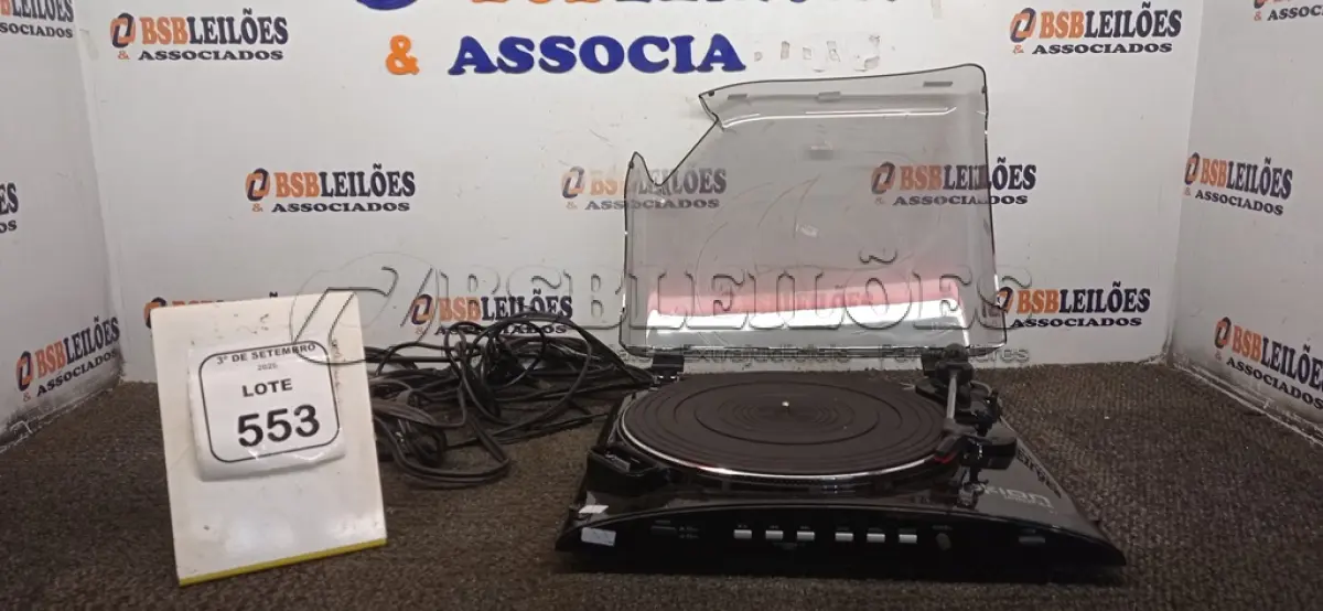 LOTE 553 - 01 TOCA DISCOS MODELO IPROFILE MARCA ION. (NO ESTADO) ATENÇÃO! FAZER A VISITAÇÃO ANTES DE ARREMATAR, NÃO SABEMOS SE FUNCIONA, LEILÃO NÃO TEM GARANTIA E NEM DEVOLUÇÃO, SUJEITO A POSSÍVEIS AVARIAS VISÍVEIS/OCULTAS E/OU AUSÊNCIA DE COMPONENTES.
