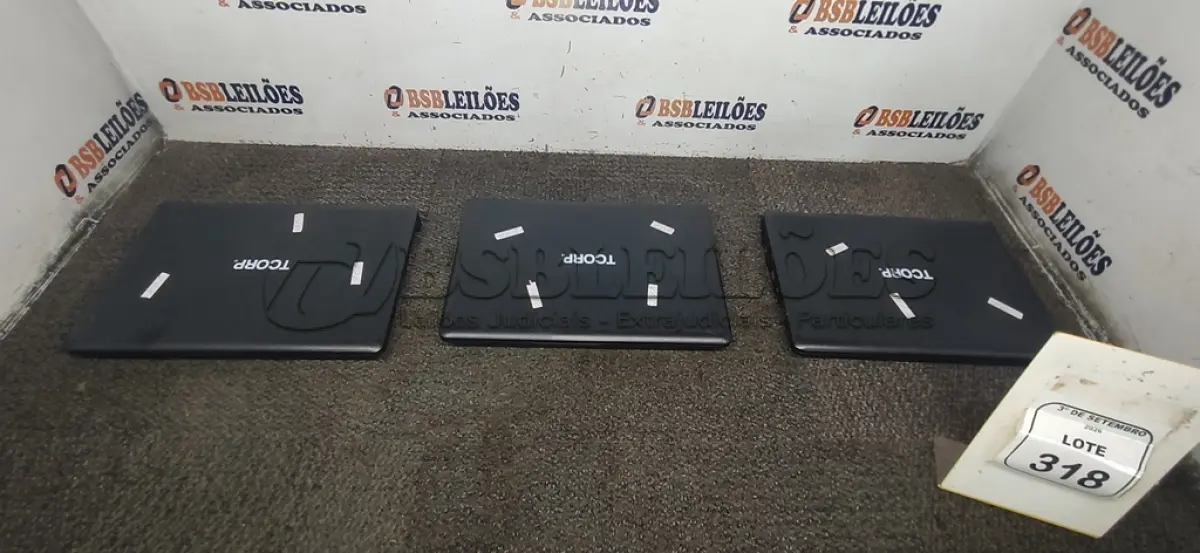 LOTE 318 - 03 NOTEBOOKS MARCA TCORP SEM FONTE. (NO ESTADO) ATENÇÃO! FAZER A VISITAÇÃO ANTES DE ARREMATAR, NÃO SABEMOS SE FUNCIONA, LEILÃO NÃO TEM GARANTIA E NEM DEVOLUÇÃO, SUJEITO A POSSÍVEIS AVARIAS VISÍVEIS/OCULTAS E/OU AUSÊNCIA DE COMPONENTES.