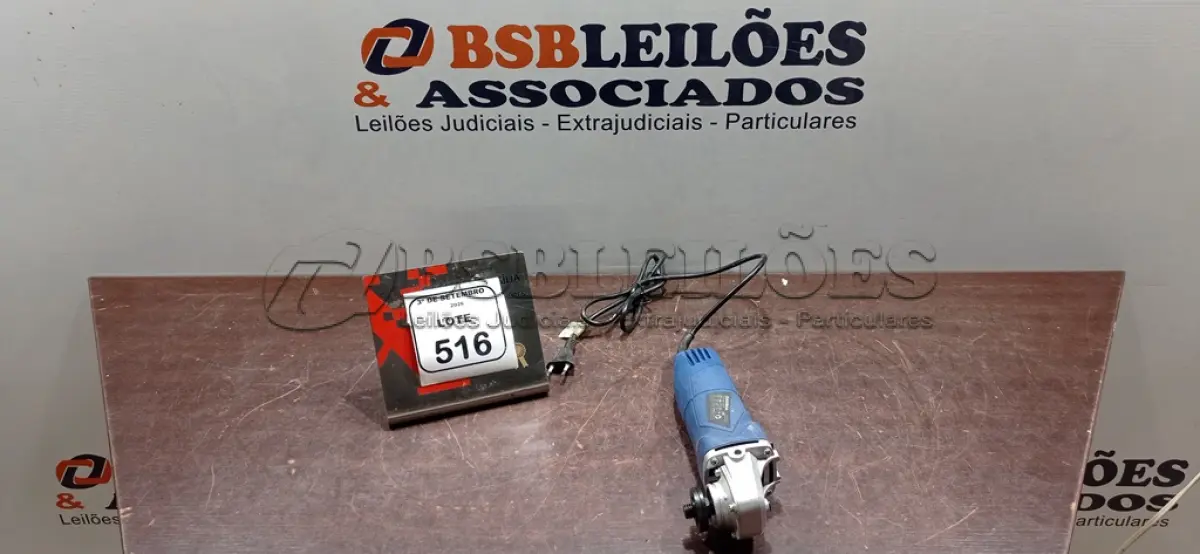 LOTE 516 - 01 ESMERILHADEIRA 220V MARCA GAMMA. (NO ESTADO) ATENÇÃO! FAZER A VISITAÇÃO ANTES DE ARREMATAR, NÃO SABEMOS SE FUNCIONA, LEILÃO NÃO TEM GARANTIA E NEM DEVOLUÇÃO, SUJEITO A POSSÍVEIS AVARIAS VISÍVEIS/OCULTAS E/OU AUSÊNCIA DE COMPONENTES.