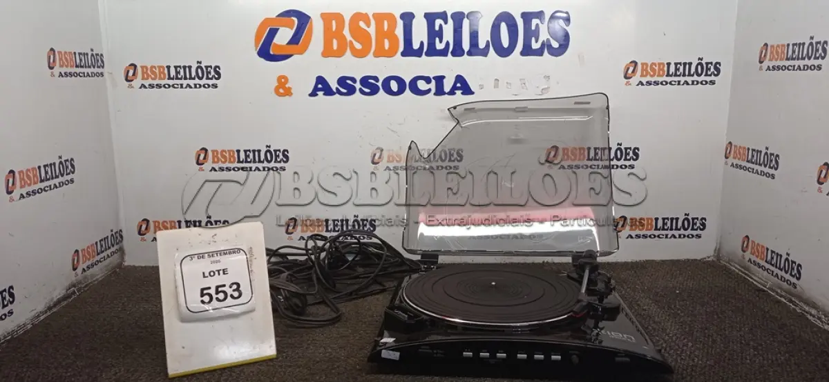 LOTE 553 - 01 TOCA DISCOS MODELO IPROFILE MARCA ION. (NO ESTADO) ATENÇÃO! FAZER A VISITAÇÃO ANTES DE ARREMATAR, NÃO SABEMOS SE FUNCIONA, LEILÃO NÃO TEM GARANTIA E NEM DEVOLUÇÃO, SUJEITO A POSSÍVEIS AVARIAS VISÍVEIS/OCULTAS E/OU AUSÊNCIA DE COMPONENTES.