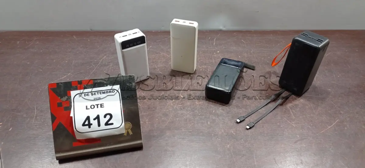LOTE 412 - 04 POWER BANKS DE MARCAS E MODELOS DIVERSOS. (NO ESTADO) ATENÇÃO! FAZER A VISITAÇÃO ANTES DE ARREMATAR, NÃO SABEMOS SE FUNCIONA, LEILÃO NÃO TEM GARANTIA E NEM DEVOLUÇÃO, SUJEITO A POSSÍVEIS AVARIAS VISÍVEIS/OCULTAS E/OU AUSÊNCIA DE COMPONENTES.