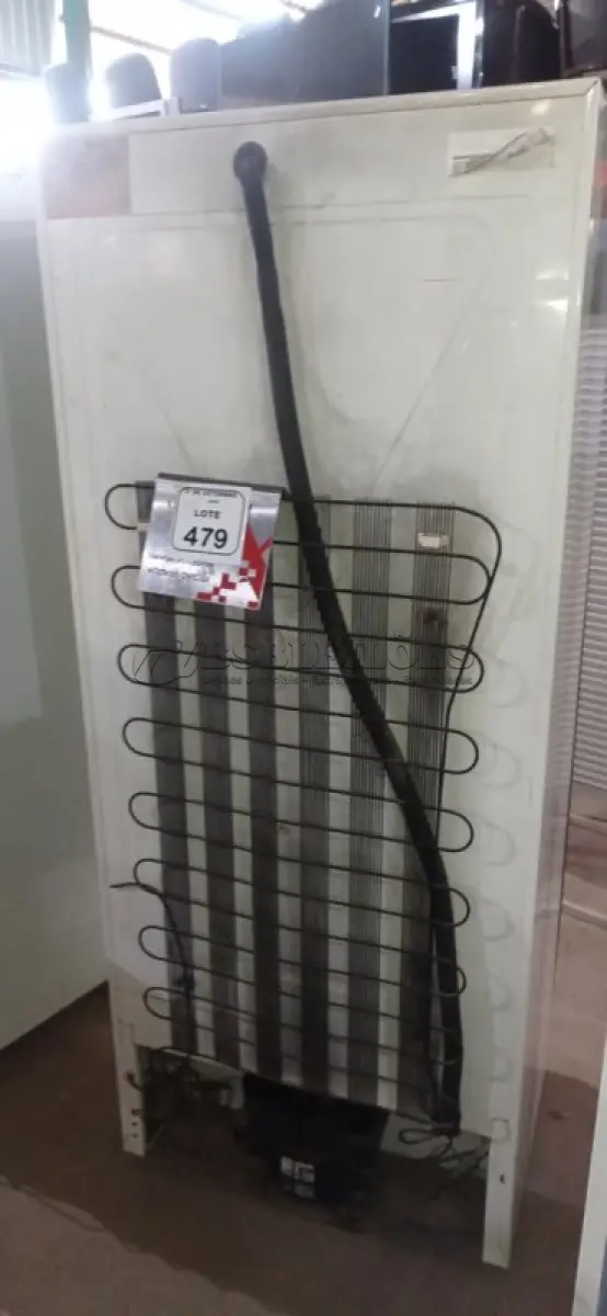 LOTE 479 - 01 GELADEIRA 220V MARCA BRASTEMP. (NO ESTADO) ATENÇÃO! FAZER A VISITAÇÃO ANTES DE ARREMATAR, NÃO SABEMOS SE FUNCIONA, LEILÃO NÃO TEM GARANTIA E NEM DEVOLUÇÃO, SUJEITO A POSSÍVEIS AVARIAS VISÍVEIS/OCULTAS E/OU AUSÊNCIA DE COMPONENTES.