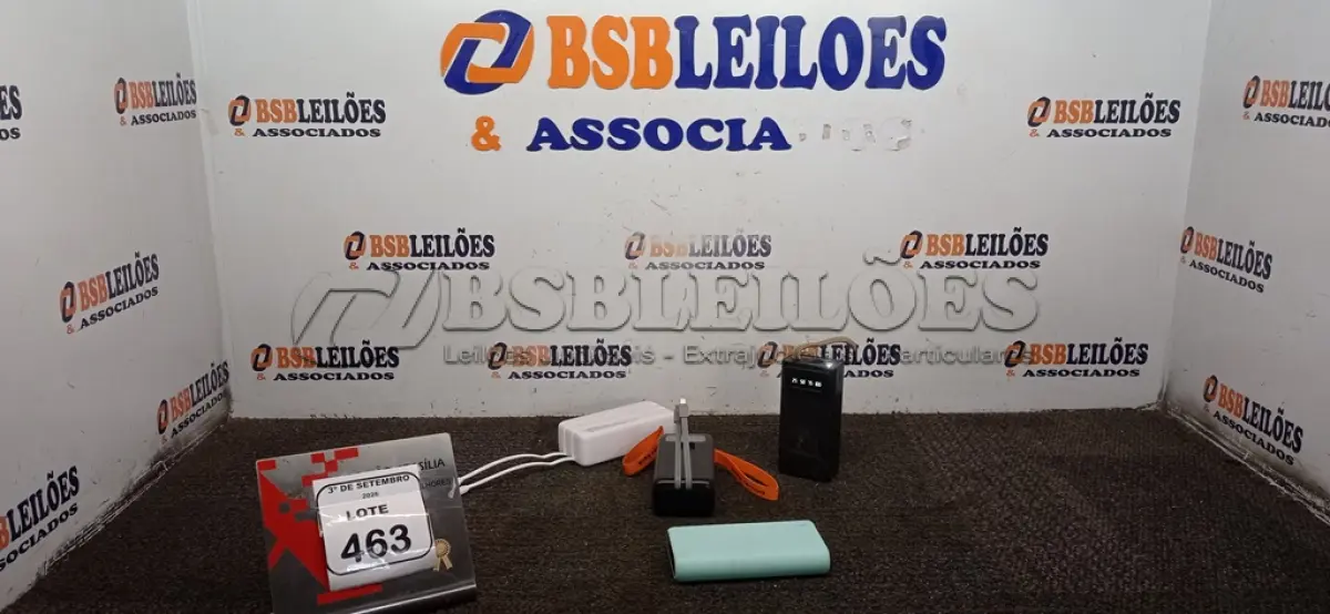LOTE 463 - 04 POWER BANKS DE MARCAS E MODELOS DIVERSOS. (NO ESTADO) ATENÇÃO! FAZER A VISITAÇÃO ANTES DE ARREMATAR, NÃO SABEMOS SE FUNCIONA, LEILÃO NÃO TEM GARANTIA E NEM DEVOLUÇÃO, SUJEITO A POSSÍVEIS AVARIAS VISÍVEIS/OCULTAS E/OU AUSÊNCIA DE COMPONENTES.