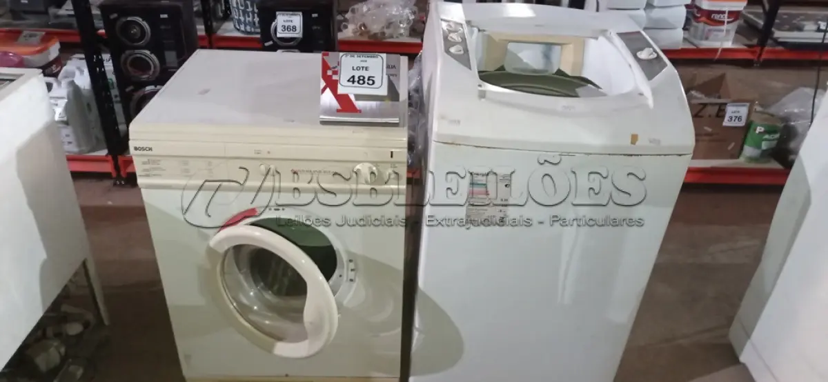 LOTE 485 - 01 MÁQUINA DE LAVAR 9KG 220V MARCA BRASTEMP E 01 SECADORA MARCA BOSCH. (NO ESTADO) ATENÇÃO! FAZER A VISITAÇÃO ANTES DE ARREMATAR, NÃO SABEMOS SE FUNCIONA, LEILÃO NÃO TEM GARANTIA E NEM DEVOLUÇÃO, SUJEITO A POSSÍVEIS AVARIAS VISÍVEIS/OCULTAS E/OU AUSÊNCIA DE COMPONENTES.