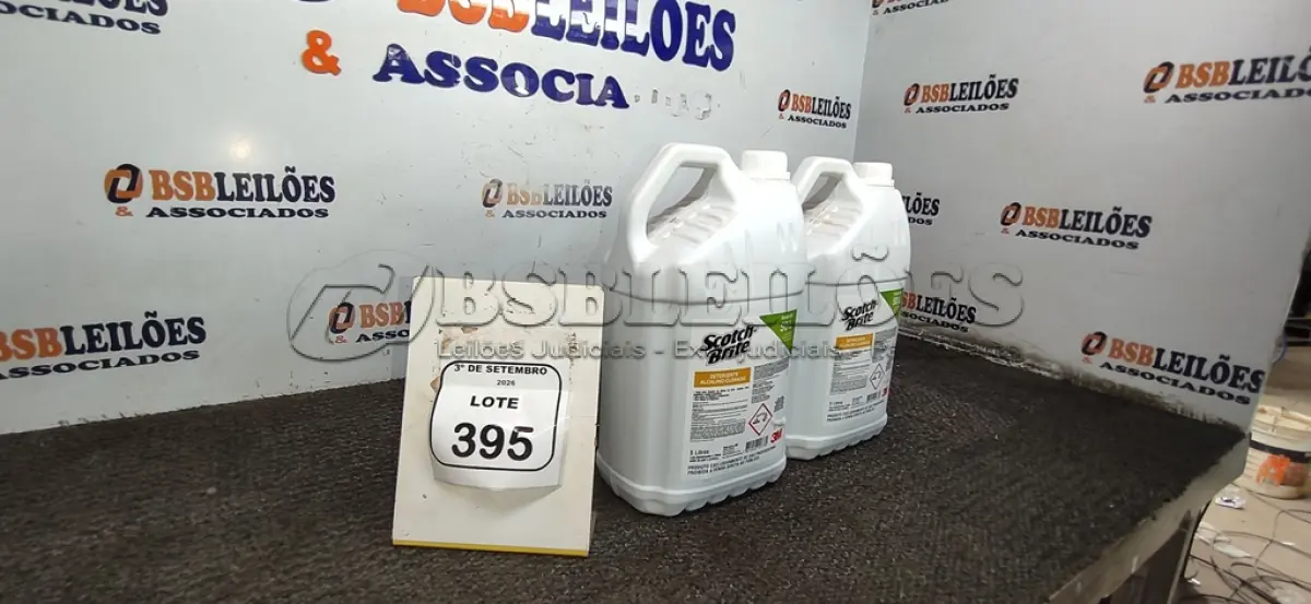 LOTE 395 - 02 GALÕES DE DETERGENTE ALCALINO CLORADO DE 5L CADA MARCA SCOTCH-BRITE. (NO ESTADO) ATENÇÃO! FAZER A VISITAÇÃO ANTES DE ARREMATAR, NÃO SABEMOS SE FUNCIONA, LEILÃO NÃO TEM GARANTIA E NEM DEVOLUÇÃO, SUJEITO A POSSÍVEIS AVARIAS VISÍVEIS/OCULTAS E/OU AUSÊNCIA DE COMPONENTES.