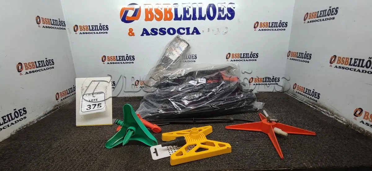 LOTE 375 - 01 LOTE COM VÁRIOS IRRIGADORES DE MODELOS DIVERSOS. (NO ESTADO) ATENÇÃO! FAZER A VISITAÇÃO ANTES DE ARREMATAR, NÃO SABEMOS SE FUNCIONA, LEILÃO NÃO TEM GARANTIA E NEM DEVOLUÇÃO, SUJEITO A POSSÍVEIS AVARIAS VISÍVEIS/OCULTAS E/OU AUSÊNCIA DE COMPONENTES.