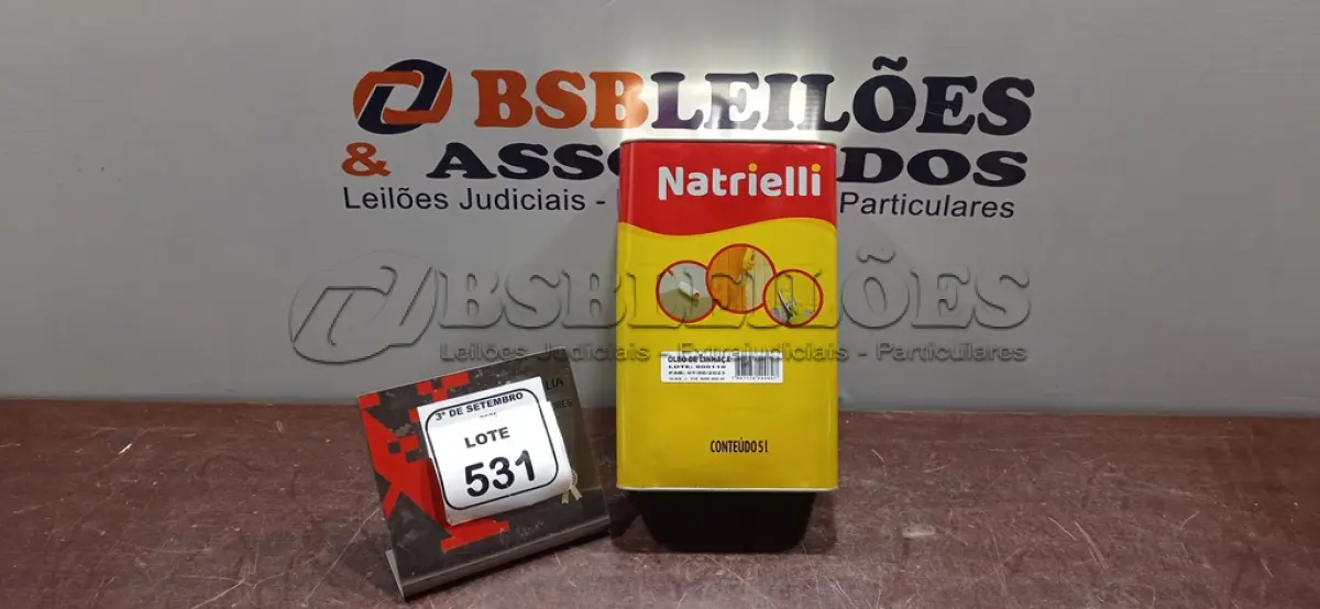 LOTE 531 - 01 LATA DE ÓLEO DE LINHAÇA DE 5L MARCA NATRIELLI. (NO ESTADO) ATENÇÃO! FAZER A VISITAÇÃO ANTES DE ARREMATAR, NÃO SABEMOS SE FUNCIONA, LEILÃO NÃO TEM GARANTIA E NEM DEVOLUÇÃO, SUJEITO A POSSÍVEIS AVARIAS VISÍVEIS/OCULTAS E/OU AUSÊNCIA DE COMPONENTES. BSB LEILÕES. (NO ESTADO) ATENÇÃO! FAZER A VISITAÇÃO ANTES DE ARREMATAR, NÃO SABEMOS SE FUNCIONA, LEILÃO NÃO TEM GARANTIA E NEM DEVOLUÇÃO, SUJEITO A POSSÍVEIS AVARIAS VISÍVEIS/OCULTAS E/OU AUSÊNCIA DE COMPONENTES.