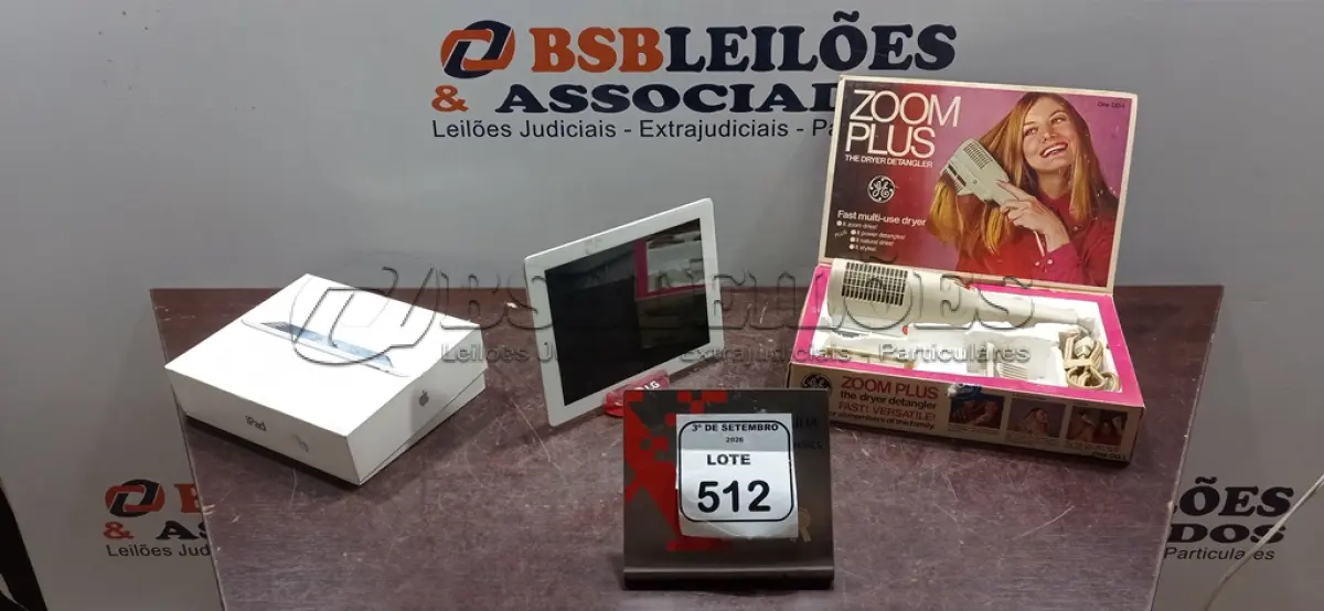 LOTE 512 - 01 IPAD APPLE E 01 SECADOR E DESEMBARAÇADOR DE CABELO ANTIGO MARCA GE. (NO ESTADO) ATENÇÃO! FAZER A VISITAÇÃO ANTES DE ARREMATAR, NÃO SABEMOS SE FUNCIONA, LEILÃO NÃO TEM GARANTIA E NEM DEVOLUÇÃO, SUJEITO A POSSÍVEIS AVARIAS VISÍVEIS/OCULTAS E/OU AUSÊNCIA DE COMPONENTES.
