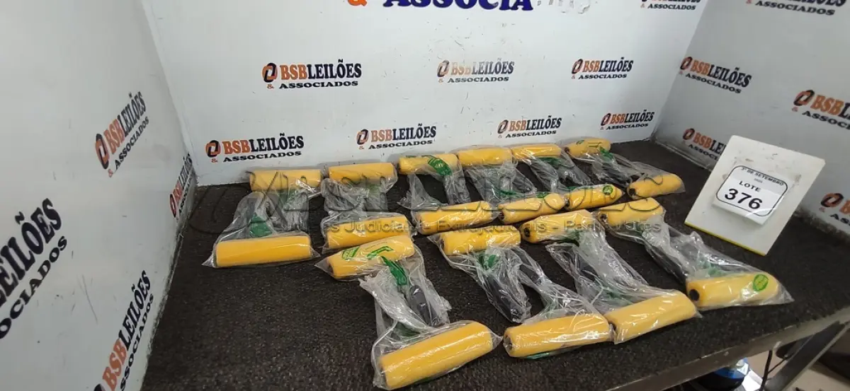 LOTE 376 - 01 LOTE COM VÁRIOS ROLOS DE ESPUMA PARA PINTURA. (NO ESTADO) ATENÇÃO! FAZER A VISITAÇÃO ANTES DE ARREMATAR, NÃO SABEMOS SE FUNCIONA, LEILÃO NÃO TEM GARANTIA E NEM DEVOLUÇÃO, SUJEITO A POSSÍVEIS AVARIAS VISÍVEIS/OCULTAS E/OU AUSÊNCIA DE COMPONENTES.