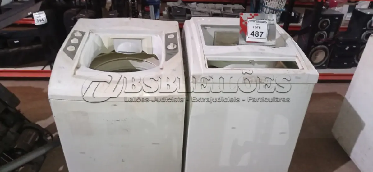 LOTE 487 - 02 MÁQUINAS DE LAVAR PARA RETIRADA DE PEÇAS. (NO ESTADO) ATENÇÃO! FAZER A VISITAÇÃO ANTES DE ARREMATAR, NÃO SABEMOS SE FUNCIONA, LEILÃO NÃO TEM GARANTIA E NEM DEVOLUÇÃO, SUJEITO A POSSÍVEIS AVARIAS VISÍVEIS/OCULTAS E/OU AUSÊNCIA DE COMPONENTES.