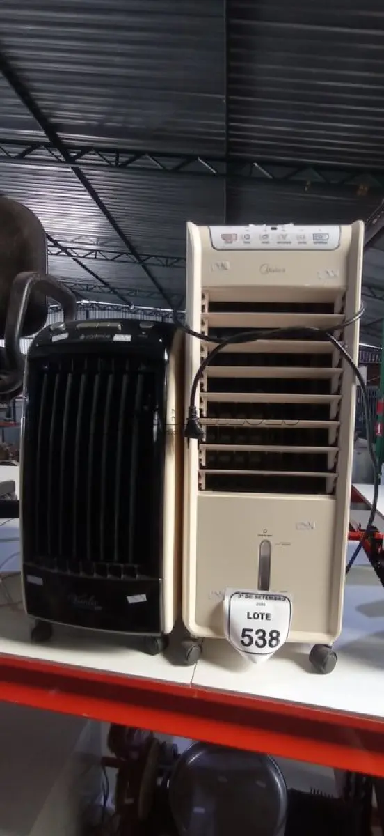 LOTE 538 - 02 CLIMATIZADORES. (NO ESTADO) ATENÇÃO! FAZER A VISITAÇÃO ANTES DE ARREMATAR, NÃO SABEMOS SE FUNCIONA, LEILÃO NÃO TEM GARANTIA E NEM DEVOLUÇÃO, SUJEITO A POSSÍVEIS AVARIAS VISÍVEIS/OCULTAS E/OU AUSÊNCIA DE COMPONENTES.