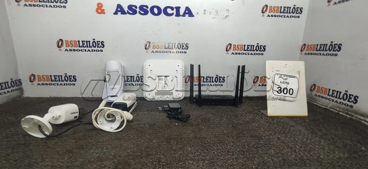 LOTE 300 - 02 CÂMERAS BULLET, 01 SENSOR DE MOVIMENTO, 01 ROTEADOR DUAL BAND MODELO W5-1200GS E 01ACESS POINT MODELO AP1800AX MARCA INTELBRAS. (NO ESTADO) ATENÇÃO! FAZER A VISITAÇÃO ANTES DE ARREMATAR, NÃO SABEMOS SE FUNCIONA, LEILÃO NÃO TEM GARANTIA E NEM DEVOLUÇÃO, SUJEITO A POSSÍVEIS AVARIAS VISÍVEIS/OCULTAS E/OU AUSÊNCIA DE COMPONENTES.