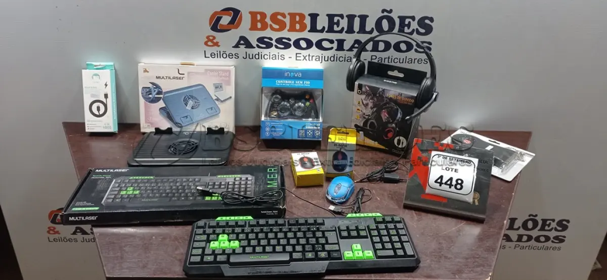LOTE 448 - 01 TECLADO DE PC, 02 MOUSES, 01 HEADPHONE GAMER, 01CONTROLE DE XBOX, 01 COOLER CASE, 01 COOLER DE NOTEBOOK E 01 CABO TIPO C. (NO ESTADO) ATENÇÃO! FAZER A VISITAÇÃO ANTES DE ARREMATAR, NÃO SABEMOS SE FUNCIONA, LEILÃO NÃO TEM GARANTIA E NEM DEVOLUÇÃO, SUJEITO A POSSÍVEIS AVARIAS VISÍVEIS/OCULTAS E/OU AUSÊNCIA DE COMPONENTES.