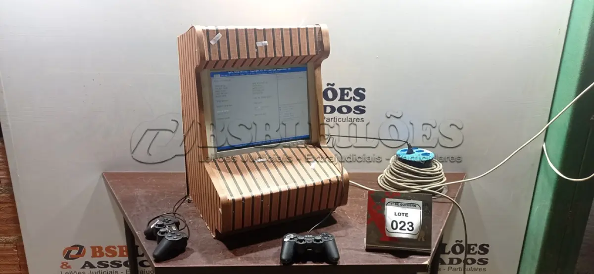 LOTE 023 - 01 BARTOP ARCADE. (NO ESTADO) ATENÇÃO! FAZER A VISITAÇÃO ANTES DE ARREMATAR, NÃO SABEMOS SE FUNCIONA, LEILÃO NÃO TEM GARANTIA E NEM DEVOLUÇÃO, SUJEITO A POSSÍVEIS AVARIAS VISÍVEIS/OCULTAS E/OU AUSÊNCIA DE COMPONENTES.