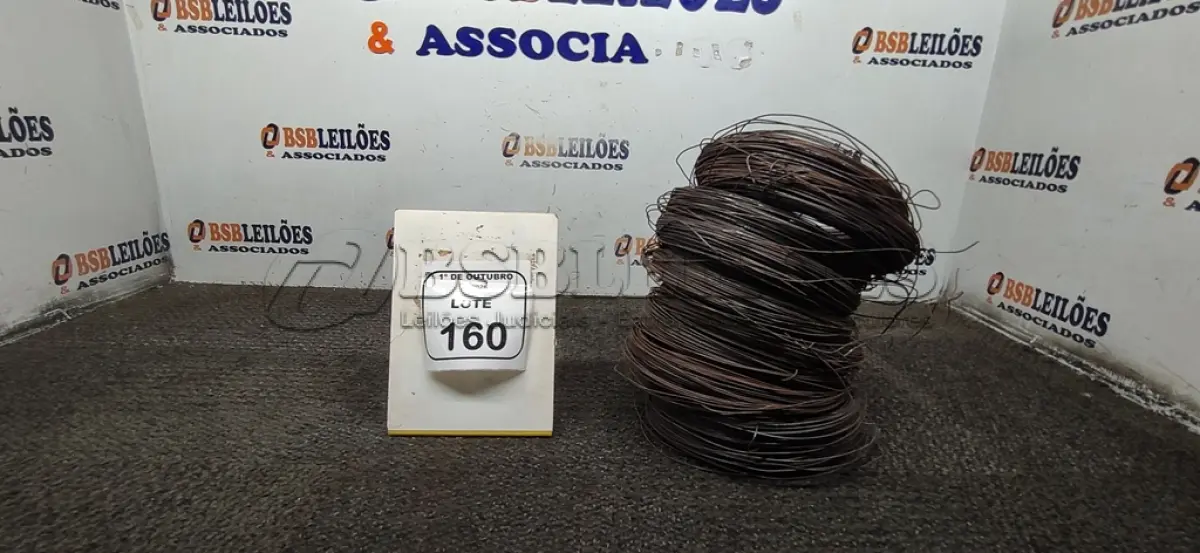 LOTE 160 - 01 ROLO DE ARAME. (NO ESTADO) ATENÇÃO! FAZER A VISITAÇÃO ANTES DE ARREMATAR, NÃO SABEMOS SE FUNCIONA, LEILÃO NÃO TEM GARANTIA E NEM DEVOLUÇÃO, SUJEITO A POSSÍVEIS AVARIAS VISÍVEIS/OCULTAS E/OU AUSÊNCIA DE COMPONENTES.