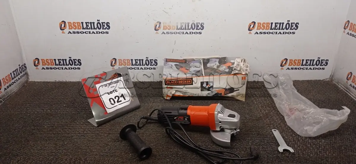 LOTE 021 - 01 ESMERILHADEIRA ANGUAR DE 4-1/2’’ MARCA BLACK DECKER. (NO ESTADO) ATENÇÃO! FAZER A VISITAÇÃO ANTES DE ARREMATAR, NÃO SABEMOS SE FUNCIONA, LEILÃO NÃO TEM GARANTIA E NEM DEVOLUÇÃO, SUJEITO A POSSÍVEIS AVARIAS VISÍVEIS/OCULTAS E/OU AUSÊNCIA DE COMPONENTES.