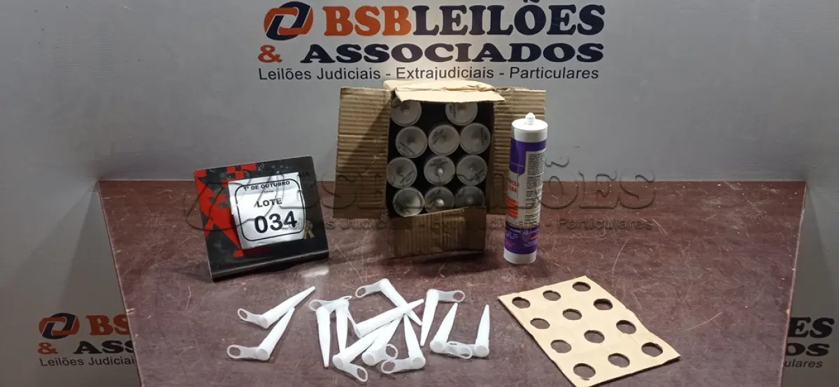 LOTE 034 - 12 UNIDADES DE FIXA CUBA CINZA 400G CADA MARCA MONUMENTAL. (NO ESTADO) ATENÇÃO! FAZER A VISITAÇÃO ANTES DE ARREMATAR, NÃO SABEMOS SE FUNCIONA, LEILÃO NÃO TEM GARANTIA E NEM DEVOLUÇÃO, SUJEITO A POSSÍVEIS AVARIAS VISÍVEIS/OCULTAS E/OU AUSÊNCIA DE COMPONENTES.