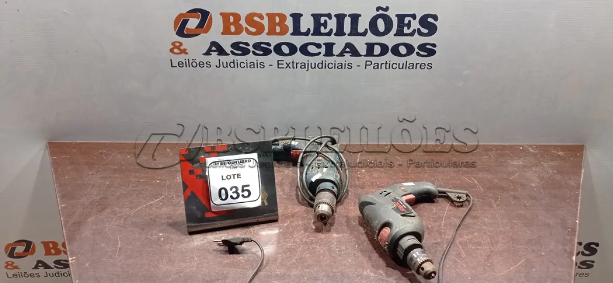 LOTE 035 - 02 FURADEIRAS. (NO ESTADO) ATENÇÃO! FAZER A VISITAÇÃO ANTES DE ARREMATAR, NÃO SABEMOS SE FUNCIONA, LEILÃO NÃO TEM GARANTIA E NEM DEVOLUÇÃO, SUJEITO A POSSÍVEIS AVARIAS VISÍVEIS/OCULTAS E/OU AUSÊNCIA DE COMPONENTES.