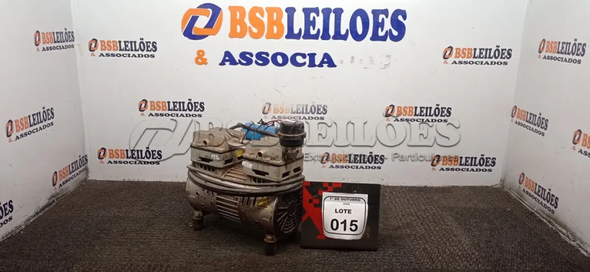 LOTE 015 - 01 COMPRESSORA MARCA GSE. (NO ESTADO) ATENÇÃO! FAZER A VISITAÇÃO ANTES DE ARREMATAR, NÃO SABEMOS SE FUNCIONA, LEILÃO NÃO TEM GARANTIA E NEM DEVOLUÇÃO, SUJEITO A POSSÍVEIS AVARIAS VISÍVEIS/OCULTAS E/OU AUSÊNCIA DE COMPONENTES.