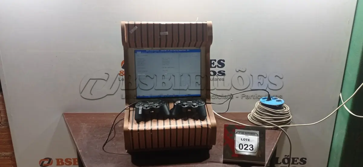 LOTE 023 - 01 BARTOP ARCADE. (NO ESTADO) ATENÇÃO! FAZER A VISITAÇÃO ANTES DE ARREMATAR, NÃO SABEMOS SE FUNCIONA, LEILÃO NÃO TEM GARANTIA E NEM DEVOLUÇÃO, SUJEITO A POSSÍVEIS AVARIAS VISÍVEIS/OCULTAS E/OU AUSÊNCIA DE COMPONENTES.