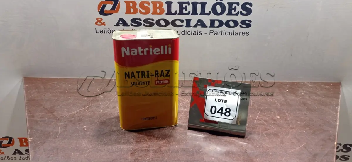 LOTE 048 - 01 LATA DE SOLVENTE NATRI-RAZ PREMIUM DE 5L MARCA NATRIELLI. (NO ESTADO) ATENÇÃO! FAZER A VISITAÇÃO ANTES DE ARREMATAR, NÃO SABEMOS SE FUNCIONA, LEILÃO NÃO TEM GARANTIA E NEM DEVOLUÇÃO, SUJEITO A POSSÍVEIS AVARIAS VISÍVEIS/OCULTAS E/OU AUSÊNCIA DE COMPONENTES.