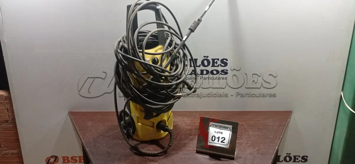 LOTE 012 - 01 LAVADORA DE ALTA PRESSÃO. (NO ESTADO) ATENÇÃO! FAZER A VISITAÇÃO ANTES DE ARREMATAR, NÃO SABEMOS SE FUNCIONA, LEILÃO NÃO TEM GARANTIA E NEM DEVOLUÇÃO, SUJEITO A POSSÍVEIS AVARIAS VISÍVEIS/OCULTAS E/OU AUSÊNCIA DE COMPONENTES.