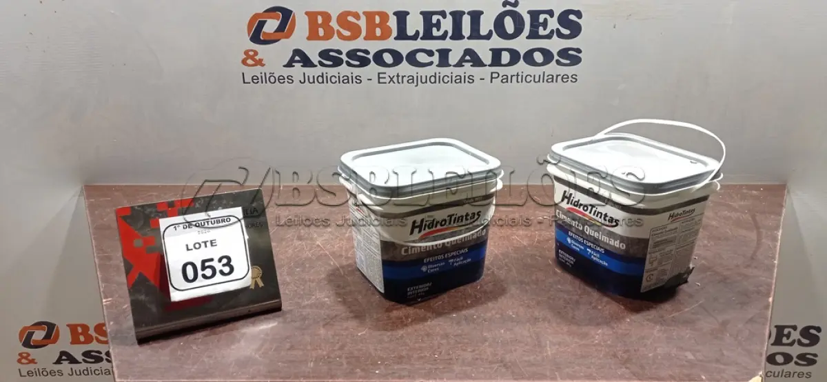 LOTE 053 - 02 BALDES DE CIMENTO QUEIMADO DE 4KG CADA COR AZUL MAGICAL MARCA HIDRO TINTAS. (NO ESTADO) ATENÇÃO! FAZER A VISITAÇÃO ANTES DE ARREMATAR, NÃO SABEMOS SE FUNCIONA, LEILÃO NÃO TEM GARANTIA E NEM DEVOLUÇÃO, SUJEITO A POSSÍVEIS AVARIAS VISÍVEIS/OCULTAS E/OU AUSÊNCIA DE COMPONENTES.